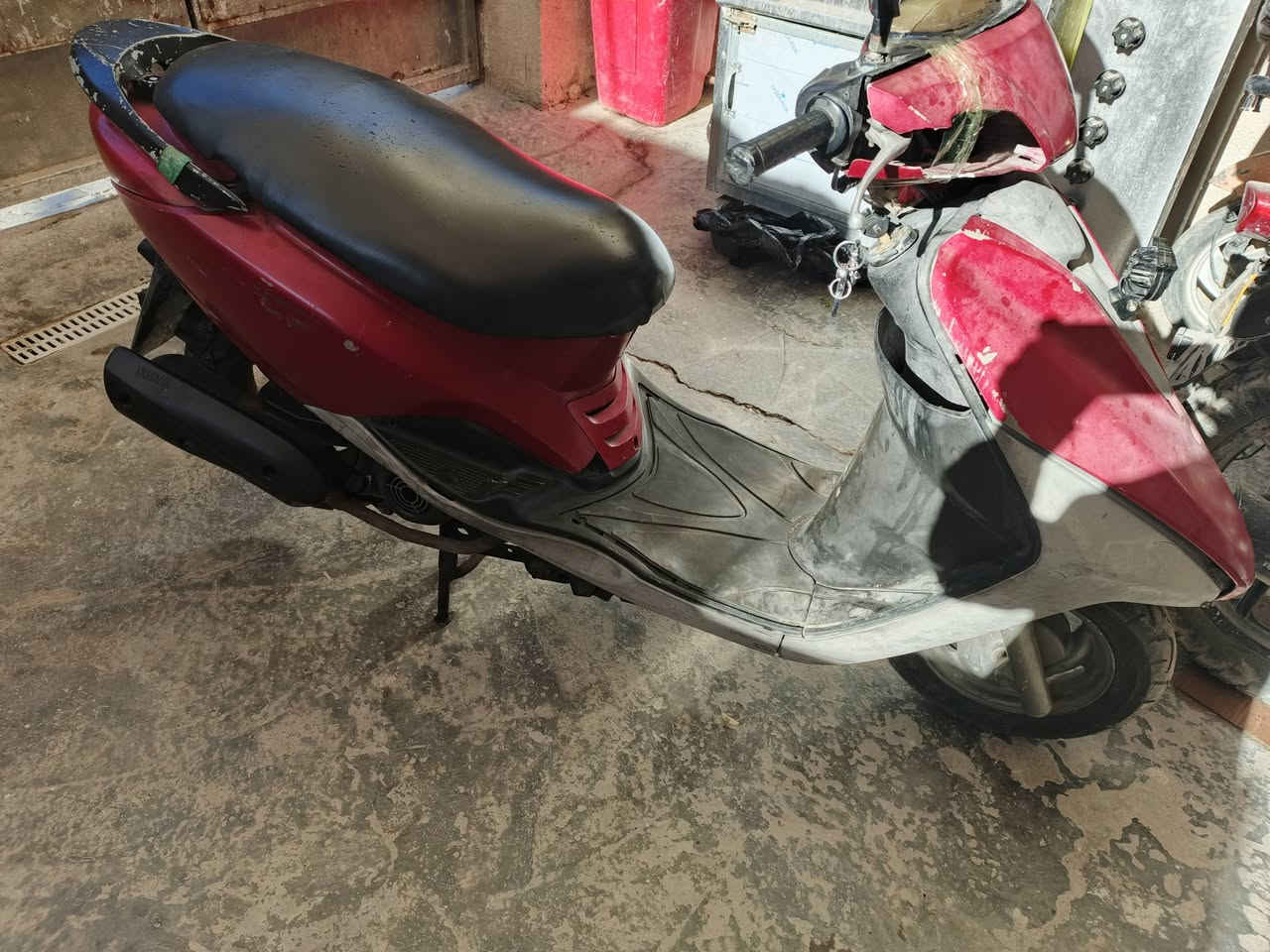 دراجة بيريز شغاله يرادلها ترتيب السعر 250وبيها مجال المكان الشماعية هاتف ***********
