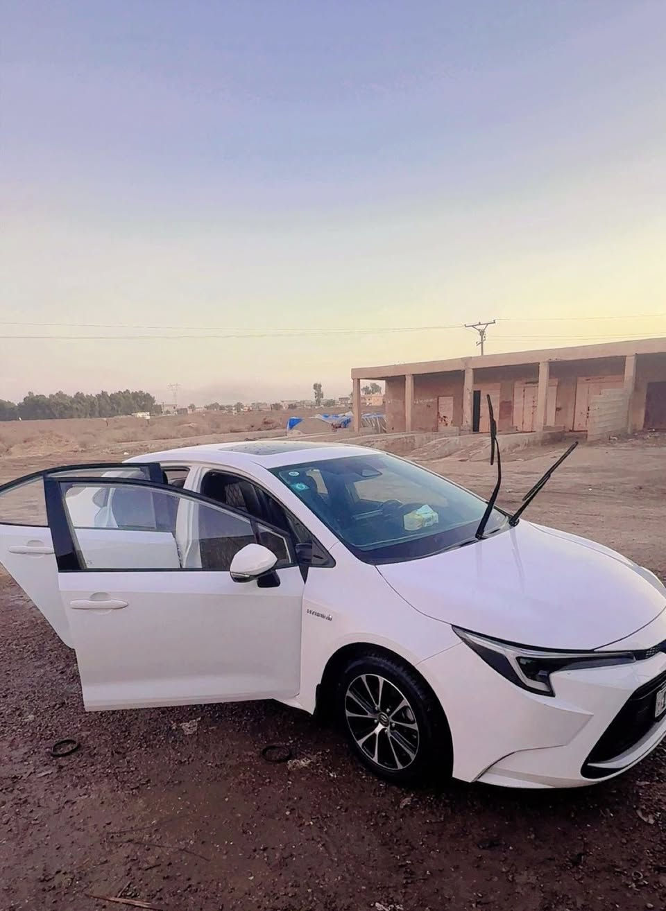 كورلا هايبرد 2023  الشكل الأمريكي كفاله عامه ماشيه 56 الف جديده جدا فول مواصفات S 
بصمه سلايد شاشه كبيره 
حساس امامي وخلفي 
رادار امامي وخلفي تحديد مسار مثبت سرعه فول مواصفات 
محرك 1800 
وبعد بيها هواي مواصفات 
مكان :- ديالى والرقم بغداد 
السعر 145 وبيها مجال بسيط جدا 
رقم الهاتف :- ***********
***********
