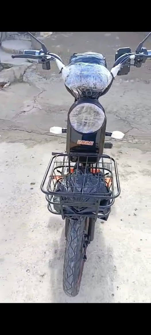 سلام عليكم شباب دراجه شحن البيع المكان ديالى الخالص الاستفسار عل رقم الهاتف *********** واتساب

