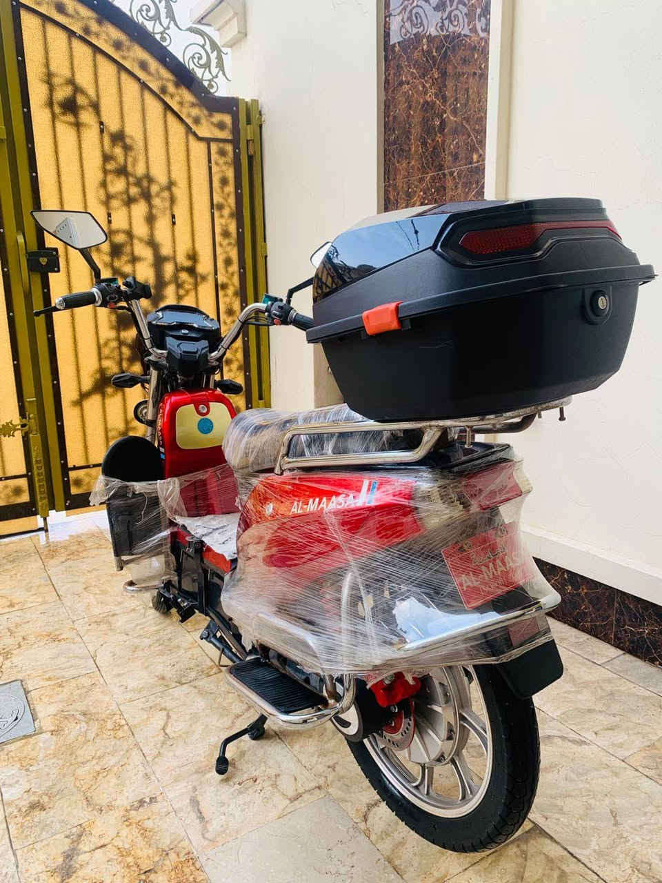 السلام عليكم موطور شحن موديل 2024 للبيع البطاريات علا فحص السعر 550 الف وبي مجال ***********
