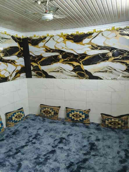 السلام عليكم
نصف قطعة للبيع قطاع ٧ بناء قديم عكادة قريبة على شارع الفلاح .
الطابق الاول استقبال وصالة وغرفة ومطبخ وصحيات
الطابق الثاني ثلاث غرف نوم وصحيات
للاستفسار ***********
