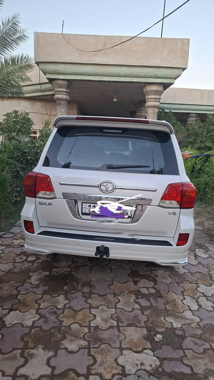 سلام عليكم لاندكروز للبيع موديل ٢٠١٢ ابريم فول مواصفات كفاله عامه عدا البنيد فتح فقط والباقي كفاله معروفه المواصفات استفسار  اتصال على هذا الرقم ***********
