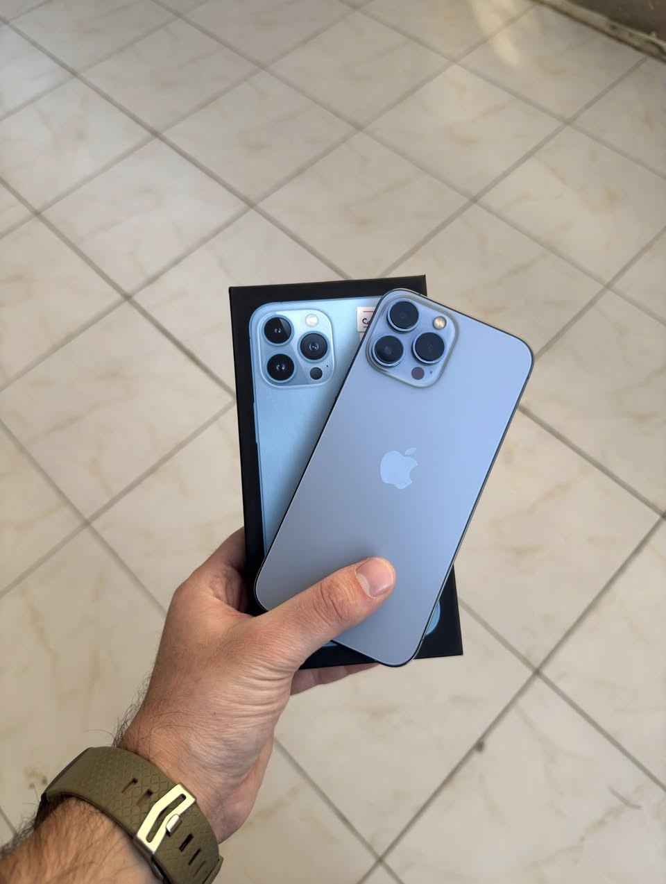 13 برو ماكس  توفر بكل الوانه 🩵💚💛
ذهبي بطارية 90
بحري بطارية 88
زيتوني بطارية 89

ذاكرة 256

اجهزه وتر بروف بلادي ما داخلة صيانة 
ولا مستبدل بيـــهـآ اي قطعة 

لمعرفة السعر الاتصال 
0789 179 6059 ☎️ 
متوفر واتساب
