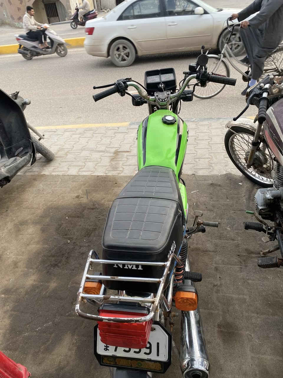 سلام عليكم دراجه ايراني نامه متياز اخت شلامجه اوراق اوراق مديل 2021 دراجه كامله من كلشي محرك مكفول من دخنه من نضوح شلعه ومعدل شرط ل120 ول باقي شوف العين سعرها 800 مكاني بصره ابو الخصيب رقمي ***********
