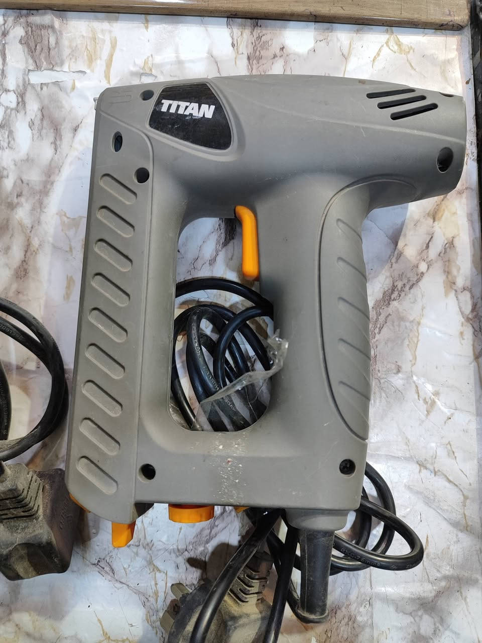 مسدس بسمار كهربائي+كابسة ماركة تيتان بي تحكم قوة نفاذ البسمار 
القطعتين 45 الف فقط


**إذا كنت صاحب هذا الإعلان وتريد حذفه لأي سبب، رجاءا أرسل رسالة إلى الدعم الفني**