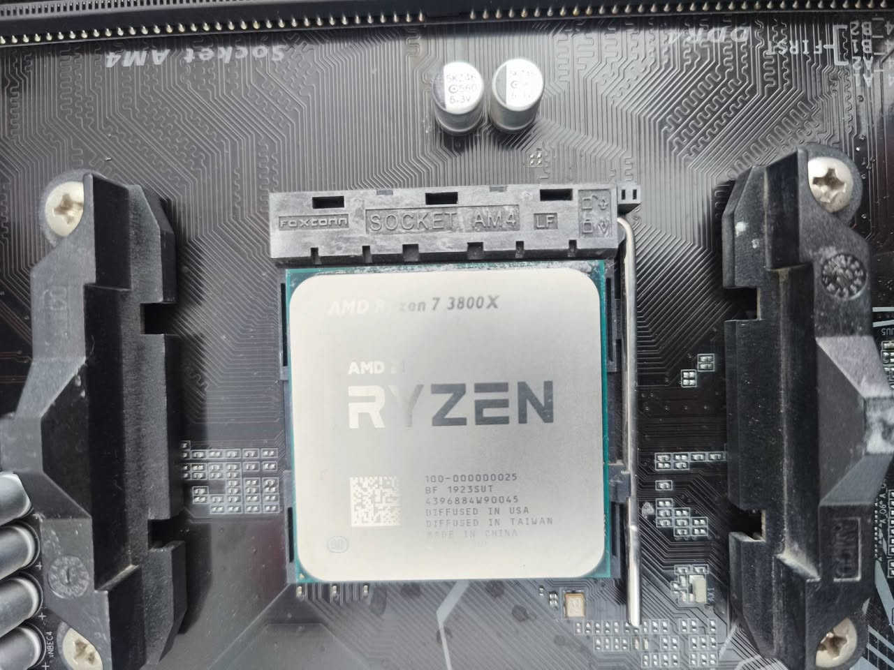 السلام عليكم
بورد ومعالج للبيع نظيفات جدا مع الكارتونه
البورد/GIGABYTE x570
معالج/ Ryzen 7 3800x
السعر 305 الف(سعر ثابت)، مكان بغداد ومتوفر توصيل


**إذا كنت صاحب هذا الإعلان وتريد حذفه لأي سبب، رجاءا أرسل رسالة إلى الدعم الفني**