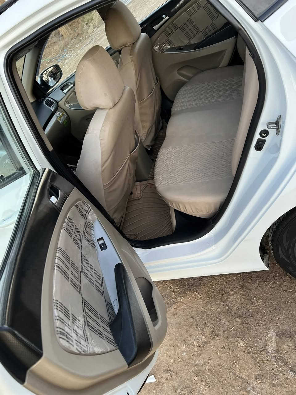 سلام عليكم ورحمة الله وبركاته 
عظم الله لكم الاجر الاستشهاد كاظم الغيظ ع

اكسنت خليجي موديل ١٦  رقم بغداد إنكليزي هزه جديده بسم ابن خالي تحويل وكالة بلي يعجبك 
محرك ١٦٠٠ 
سياره فوول مواصفات شركه عطاء الرحمن 
سياره كله وضع شركه لاتسال وتعب روحك 
شرط تراي زيرووو
اكفله الك من كل نقص 
برغي ممفتوح بيه كله وضع شركه 
سياره كفاله من صبغ وتبديل ولفتح 
بيه شبر بارد
بيه مكانين كرت اثر تكشير 
اسياره استخدام آيد وحده اني الايد ثانيه 

سعر ١١٨ بلعافيه ع ياخذه الله شاهد الف مذب عليه او تترحملي ع ترايه  
مكان سيارة ديوانيه قضاء شامية 
***********
خاص مغلق 
رجاءً موشراي ليخابر 
وشراي أعيوني اله

سعر ١١٨ بيه مجال للجاد
