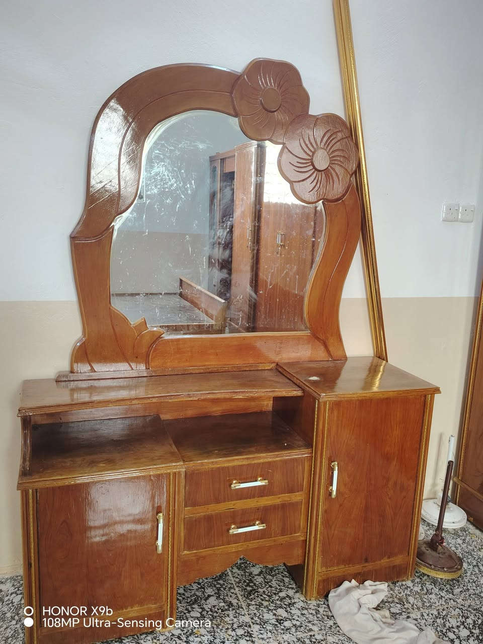 سلام عليكم خوانه غرفه نوم صاج عراقي عنوانه المجر آلكبير
سعره قفل ٦٥٠
وهاذه رقمي ***********
