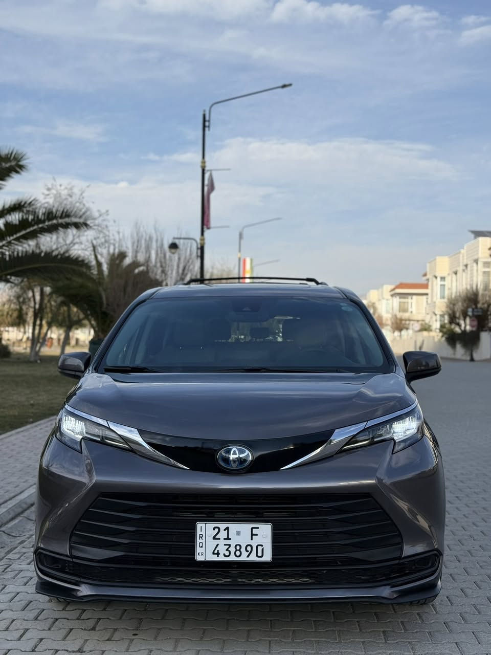 السلام عليكم 
تيوتا سينا 2022 LE بلاص هايبرد وارد امريكي
                  حجم المكينه 4 سلندر 2.5 هايبريد
 الضرر: جملغ يمين امامي فقط بدون ايرباك بدون دواخل
بابين يمين كلير امريكا بدون حادث 
موصفاتها
1.فتحه 
2. شاشه 
3. هندبريك بصمه
4.كشنات مخمل 
5.بصمه 
6. بصمة ابواب
7.كشنات كهرباء 
8. هيترات بالكشنات
9. بيبان كهرباء 
10. رادارات 360
11. كشافات
12. لايتات لد 
13. بكلايت لد 
14. ثلاث قطع تبريد
15.شحن وايرليس
📍مكان سليماني 
رقم سليماني جاهز تحويل نفس يوم
تفاصيل اكثر هذا رقمي *********** تحياتي
