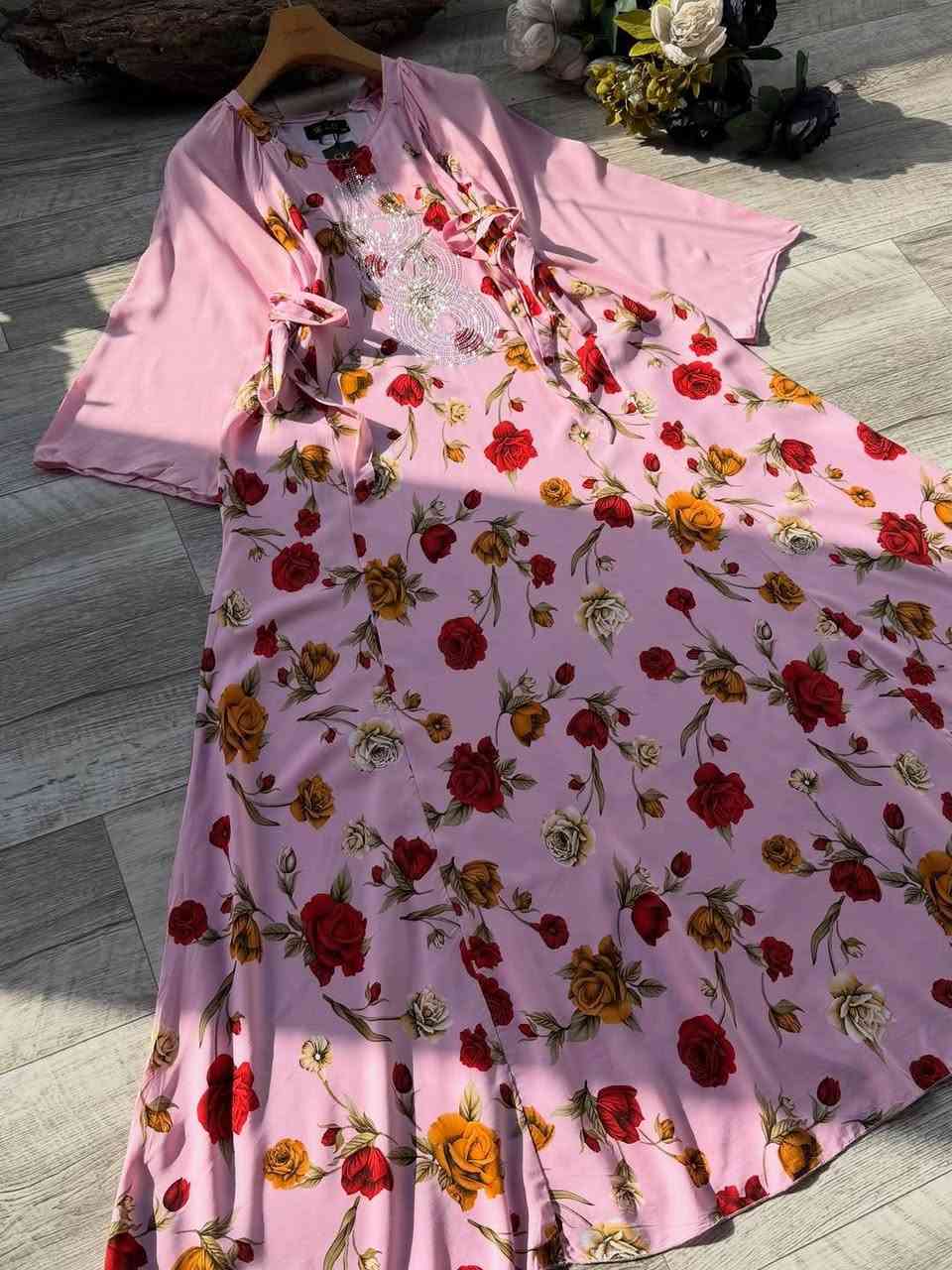 #جمااااال_العيـــــــــد_____وووووصـــــــــــل
#دشداشة كشمير بنعومة فاخرة ✨
لون راقي وتطريز ناعم يبرز الأنوثة بذوق هادئ🌸🦋
قصة مريحة مع شدّة خصر تعطي شكل أنيق ومرتب🐅🙂
القياسات _2xl_3xl_4xl_5xl🙂🤍
#سعـــــــــــــــــــــر15
يوجد توصيل داخل المسيب الفين دينار 
يوجد توصيل محافظات


**إذا كنت صاحب هذا الإعلان وتريد حذفه لأي سبب، رجاءا أرسل رسالة إلى الدعم الفني**