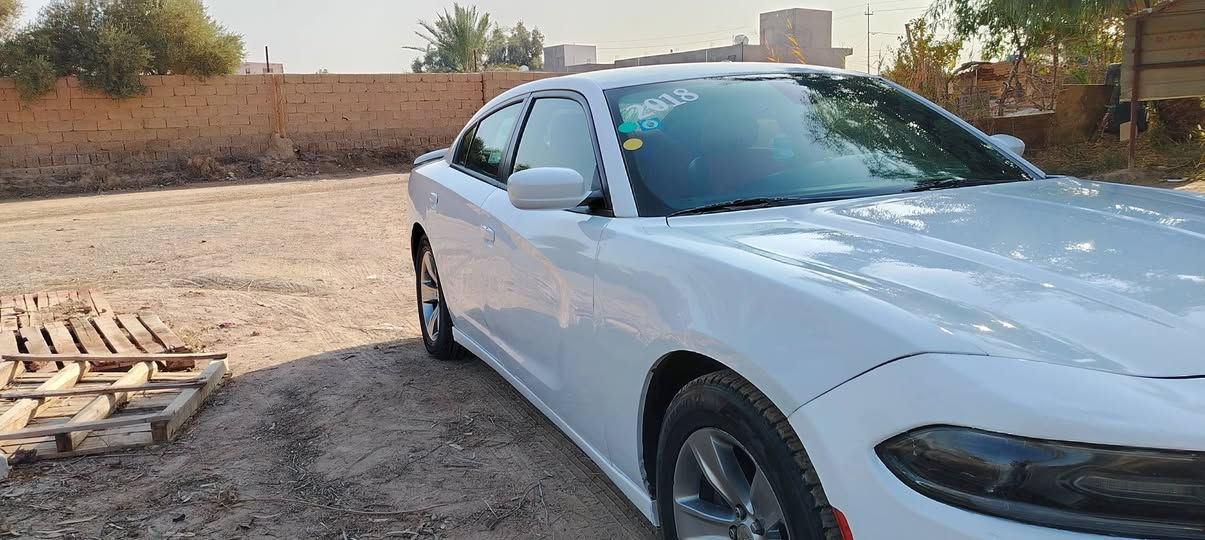 السلام عليكم للبيع دودج جارجر 2018 سته سلندر رقم انبار هزه وفحص جديده ورقم جديد بيها نص جّآمًلَغُ بيها  خلفي صبغ بيها ثلاث مكانات بارد مكان السياره الانبار قضائيه هيت الاستفسار اتصال على الرقم ***********سعر 165
