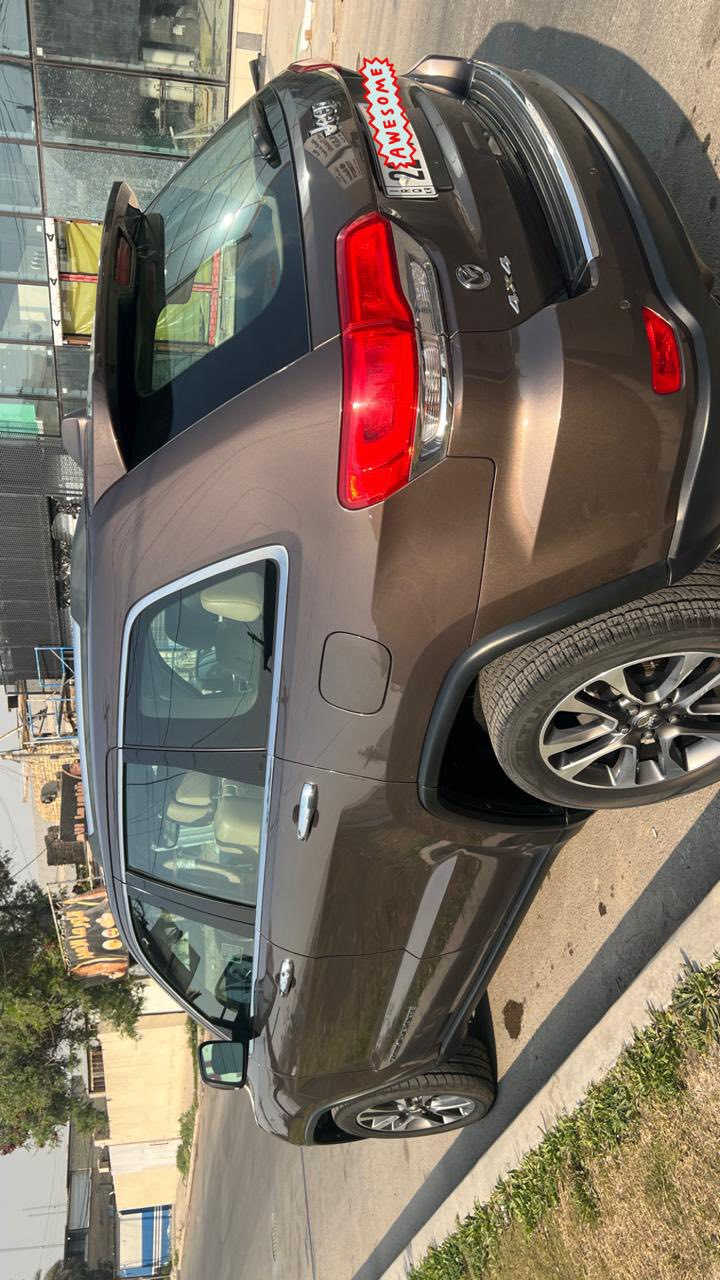 السلام عليكم ..
جيب ٢٠١٨ لمتد خليجية مكفولة
فول مواصفات ١/١
ماشية ٥١ الف مكفولة
بانوراما 
٣ شاشات 
تبريد وتدفئة كشتات 
تدفئة ستيرن
حساسات امامي خلفي 
وضعيات قيادة 
وبعد مواصفات هواية 
للبيع أو المراوس حسب القناعة 
السعر ٢٨٥٠٠$
***********
