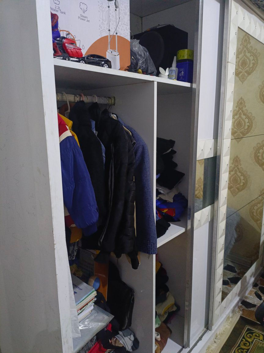 السلام عليكم
 غرفة نوم تركي ثقيل ..للبيع 
السعر 400
*********** صاحبها
