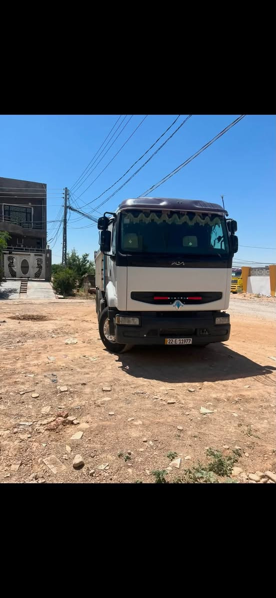 سلام عليكم رينو للبيع رقم اربيل سحال قماره نضيفه سياره شغاله للشغل كبل مكان خانقين
سعر 175 
***********
