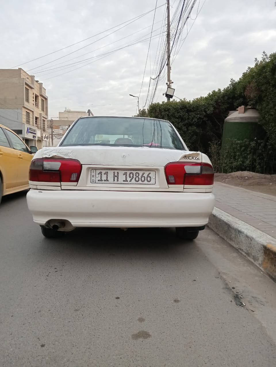 السلام عليكم سياره براثون موديل 2004 السياره اي نقص ما بيها من تبريد من تدفئه جير ومكينه وحداديه جديده 
وتخون تاير جديد السياره يبيع بكانات صغيره صبغ كلش صغيره السياره باسمي تحويل ثاني يوم والثانويه تسقط ب 30 شكرا جزيلا السعر 52 وبيها مجال للطيبين وعنوان السياره بغداد الشعب رقم  ***********
