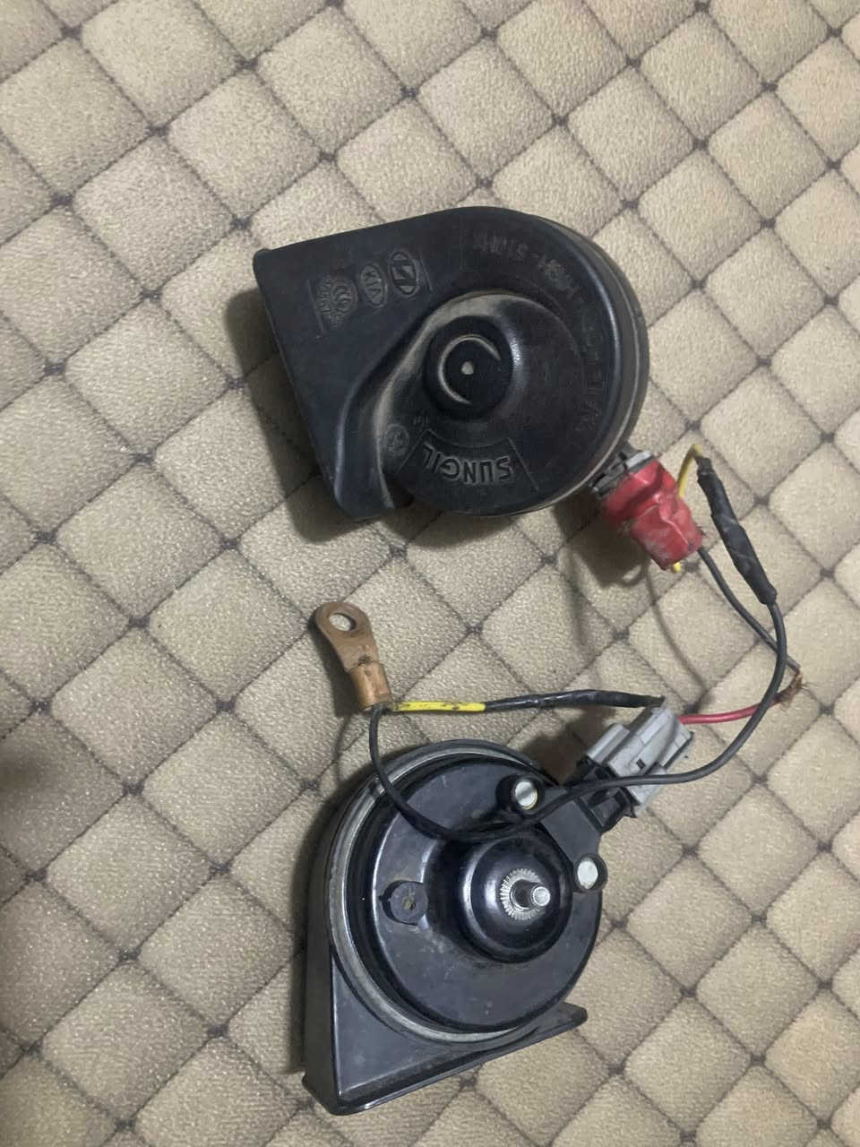 سبير  + ويل + جهاز يشتغل ضوه ع طاقه شمسيه + هورن
مكان الشعب سوق شلال 

***********
