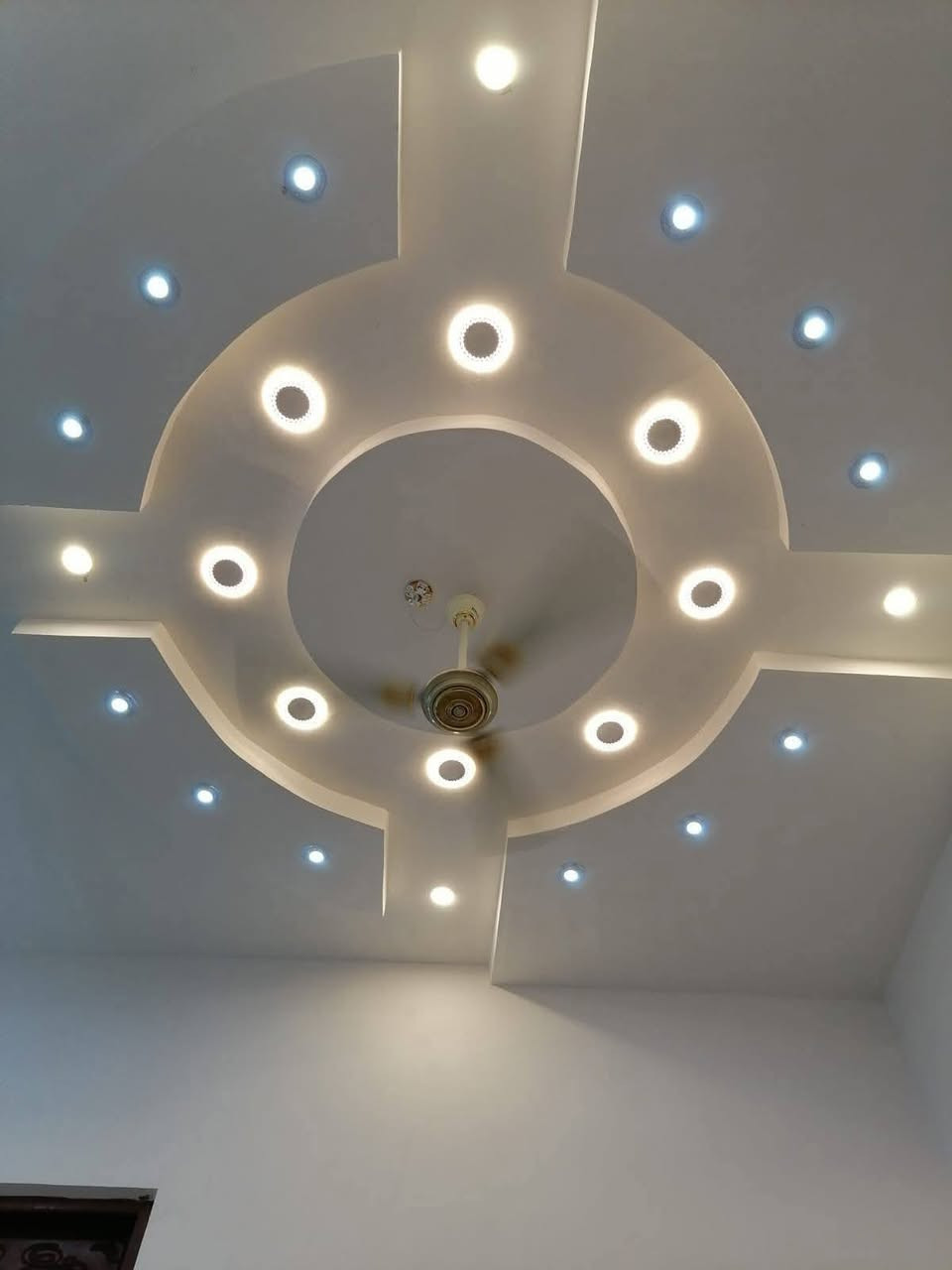 🏡 دار سكن
📍 الموقع: حي الأمين الثانية
📐 المساحة: 200 متر
🏠 الطابق: طابق واحد
✨ التفاصيل:
 • غرفتين نوم 🛌
 • صالة
 • مطبخ (حار وبارد) 🍽️
 • استقبال واسع
 • صحيات داخلي وخارجي 🚿
📞 للاستفسار والتفاصيل:
***********
