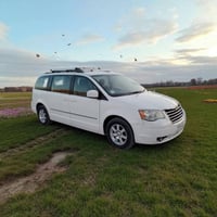 متوفرة سيارة دوج 7راكب Vip 07804281160 واتساب+اتصال