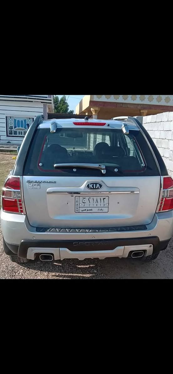 السلام عليكم سبورتج ٢٠٠٩ وارد كوري مكينه ٢٠٠٠ السياره مكفوله من الصبغ الضربه القويه بيه فقط طخه باب السايق وطخه باب خلفي عكس السايق وبيه جراد بسيط بالبنيد مكاني الحريه السعر ١١٨ وبيه مجالل
***********
