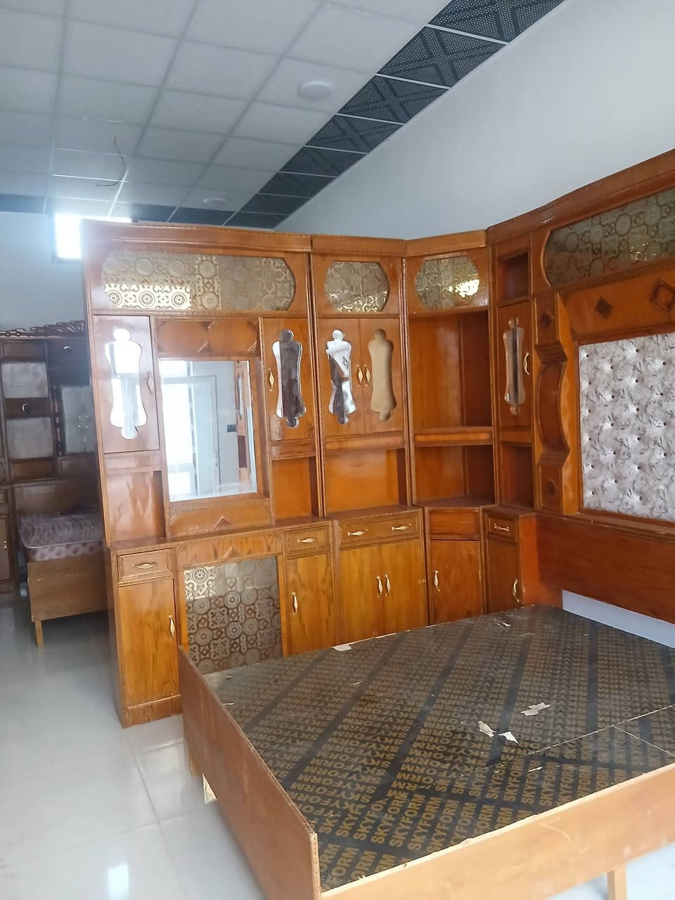 غرفه هودج مستخدم قليل حطاطه صاج عراقي شرط عنوان البعبيد الرمانه ***********
