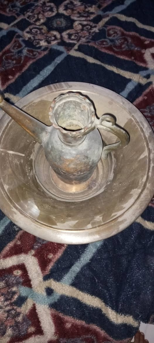 السلام عليكم من رجصه مدير المجموعه عندي غراض ابيع شلجه واحده الكل بدون حساب اكثر من 120قطعه شوفو الصور وحسبوهن زين وحي الله الشراي العنوان ناصريه مدينة الصدر *********** السعر من الاخير 750الف وبلاش موسعرهن
