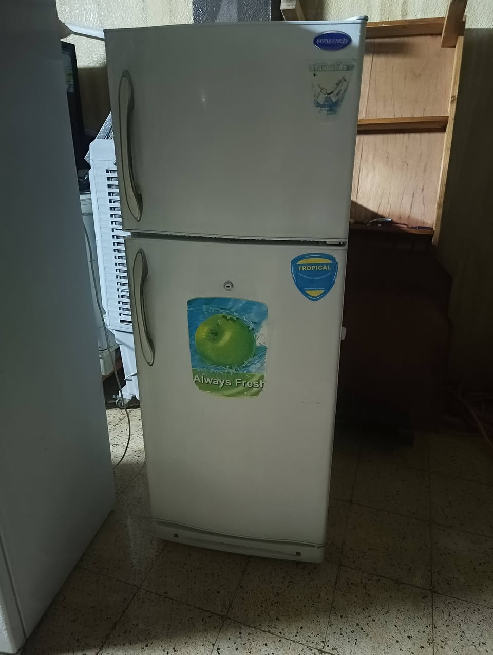 ميز دراسه حيل نضيف السعر 25- قنصور بابين خشب ثقيل الضهر جنبر السعر 65- تخت نفر السعر 20- ثلاجه كونكورد حجم 16 وضع شركه شرط التجميد 130- الشراي يتصل ***********-‏‪0750 791 3697‬‏ وادي حجر
