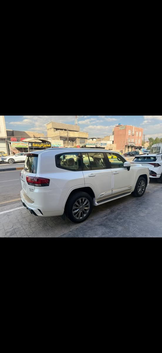 سلام عليكم لاندكروز GXRلمتت بريم اصليه ماشيه 9 الف رقم بغداد بسمي من زيرو مكفول كفاله عامه مديل 2024 معروفه مواصفات لاندكروز مكان سياره بغداد حي اور استفسار على رقم ‭٠٧٧١ ٣١٠ ٧٣٢٦‬
