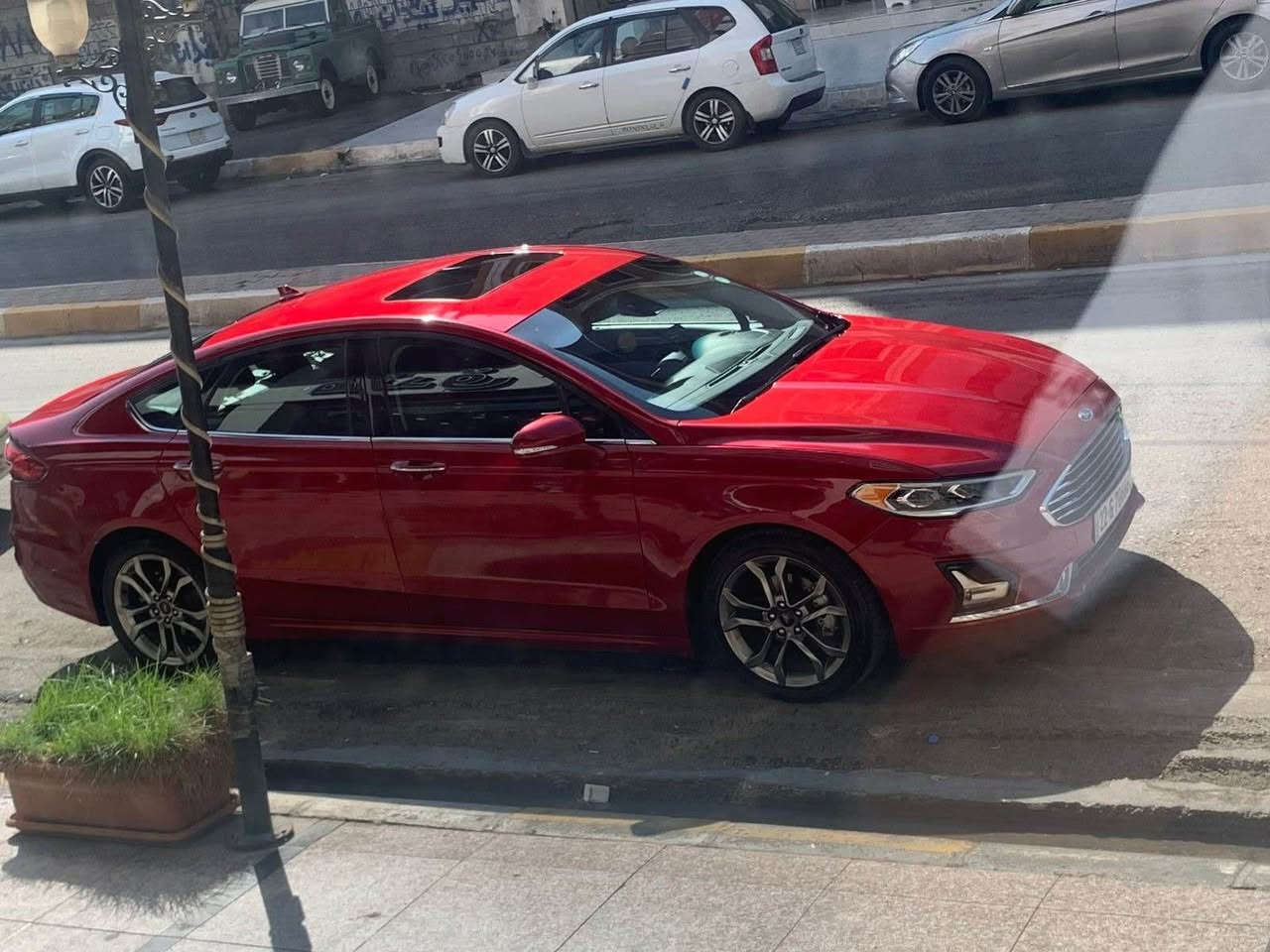 السلام عليكم 
فورد فيوجن ٢٠٢٠ sel 
محرك 1.5T 
فول مواصفات ومواصفاته معروفه 
سياره حادثها جامغ وباب وشويه من لبنيد مصبوغ 
وكلشي موضح بلصور وتكحيل بلجاملغ الخلفي فقط 
وحتى صور السونر موجود
ماشيه ٤٥ الف 
السياره جديده ومابيه اي نقص وباسمي 
السعر ١٣٨ وبيها مجال 
اي استفسار خاص او على الرقم 
*********** بغداد, العراق
