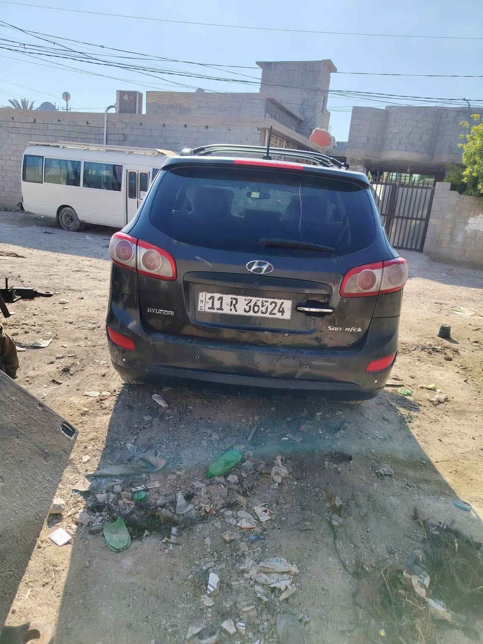 السلام عليكم لبيع سنتافيه 2010وارد امريكي 
ضره باب اسايق فقط سياره حلوه مكينه ٦سلندر٣٥٠٠ويل كب دفه وتبريد مكينه وكير جديدات رقم بغداد بسمي تحويل ثاني يوم سعر ١١٠وبيه مجال نتصال عل رقم ***********/***********
