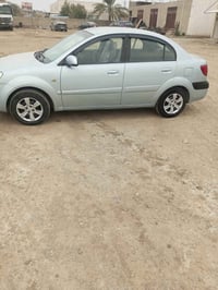 كيا ريو موديل 2007مصبوغه عام جماليه سعر 80وبي مجال المكان ديالئ 077218...