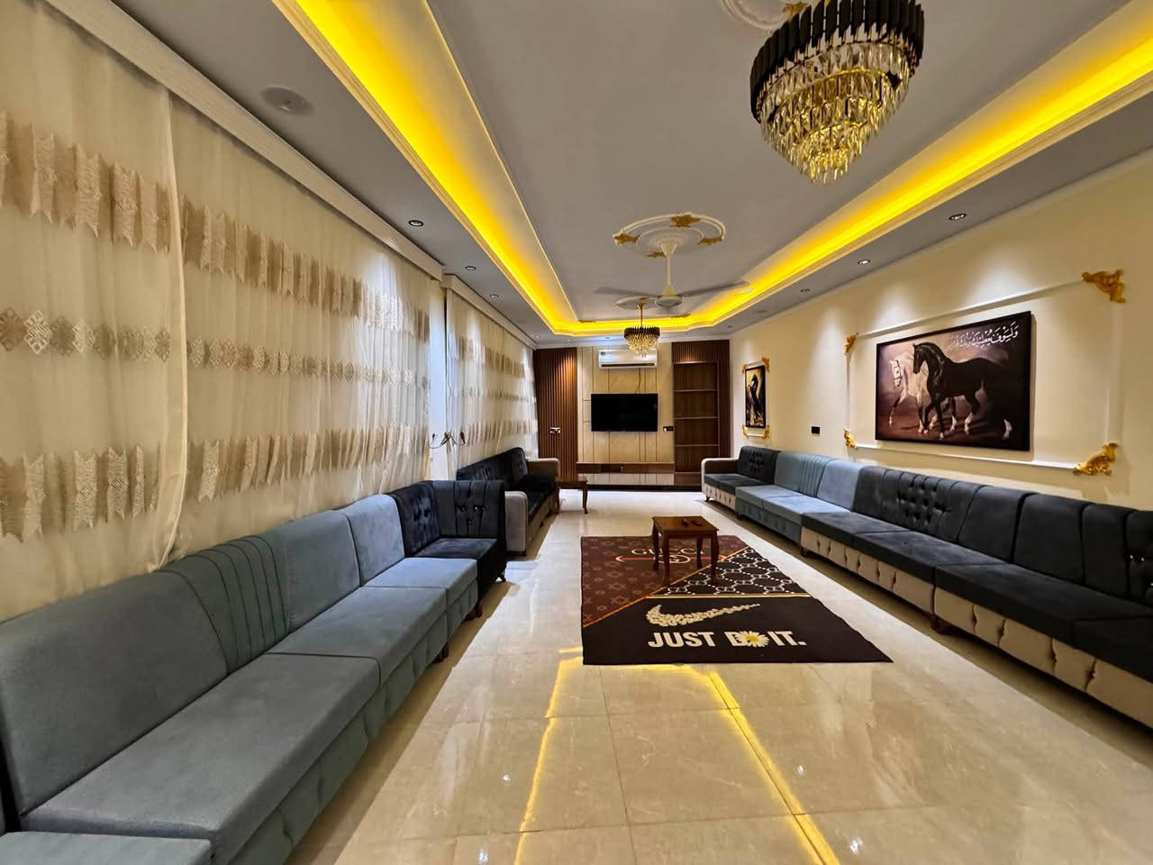 عندي احلى و ارقى مزرعه بالبوعيثه فول واحد على واحد VIP  المزرعه تشك شك بيه غزلان و طاوس وبيه فيلااا جبيره ثلاث غرف نوم وكلشي وكلاشي منو محتاج حجز صباحي متوفر بأنسب الأسعار ***********
