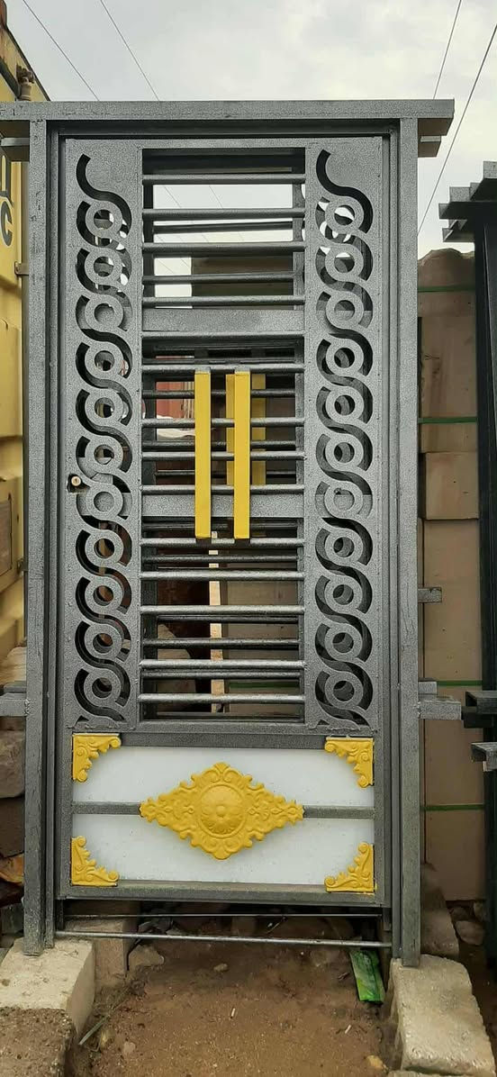 حداد متنقل
اسعار مناسبه لعمل الكرفانات  
وعمل بيوت والكرفانات الموقعي والمزارع
والسقايف بانواعها
وعمل المخازن للبيوت والمحلات 
حسب طلبك سندويج عادي ضد الحريق 
عملنه يشمل الابواب الشبابيك 
اسعار تنافسيه سعر غير الي بالسوك  
ان شاء الله تعجبكم  *********** كافت مناطق بغداد تصليح داخل بيوت
