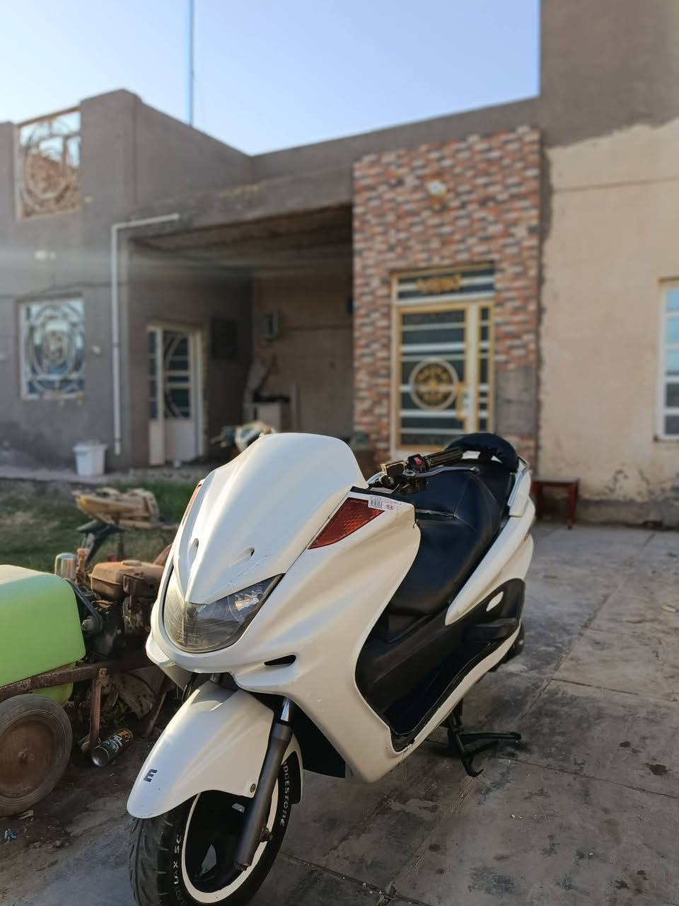 السلام عليكم ماجستة للبيع مكينة ٢٥٠ 
مفتوحة جاهزة من كلشي كهربائيات كلهة شغالة 
صالنصة رياضي وكاتم نفس لوقت فول نشاط 
مكاني ديوانية حي فرات 
لسعر 450 وبيهة مجال 
لرقم ***********
