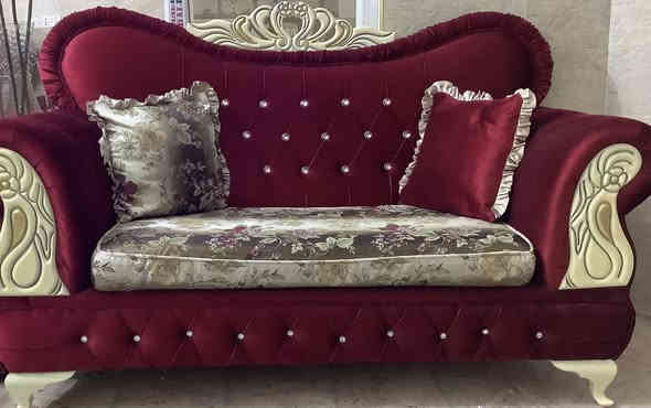 السلام عليكم تخم ملكي للبيع 10 مقاعد 2 كبار 1 وسط 2 صغار مابيهن اي ضرر ولا تاثيرات خارجيه السعر 850 وبي مجال المكان كوت الهورة ***********
