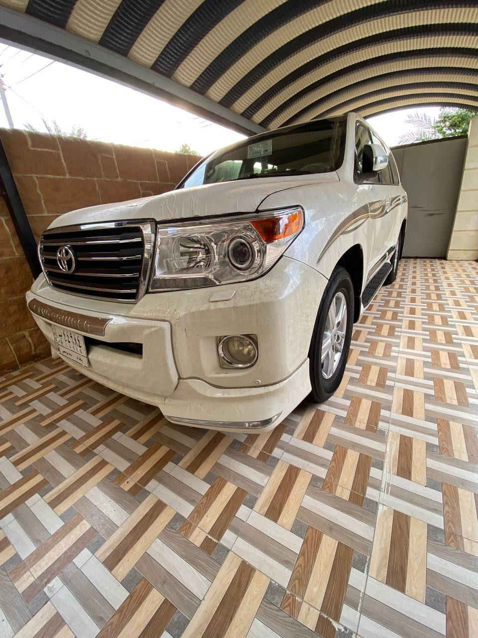 السلام عليكم
لاندكروز GX-R

موديل :2013 

ماشية : 165 KM

المواصفات 

فتحة 

بصمه 

كشنات كهرباء 

كشنات جلد 

داخل بيجي 

تحكم ستيرن 

صاجات 

 3 قطع تبريد 

 7 راكب 

حساسات امامية + خلفية 

لايت زنون 

بلوجكتور 

زراك لايت 

لد امامي 

هوك سحب 

فور ويل 4x4

المكينة 8 سلندر 

 4600 

مري شفط كهرباء 

اشاير بالمري 

دوسات 

ويل كب كروم 

نيكلات 

ويل كب كروم 

بصمة عدد 2 

(رقم بغداد )

ملاحظة:  السيارة بيها قطعتين صبغ فقط 

((السيارة جديدة جداً بدون اي نقص تخم تاير جديد صدر جديد بدون اي ملاحظات))

السعر : 315 وبيها مجال بسيط 

العنوان : ديالى بعقوبه

للاستفسار
 *********** بغداد, العراق
