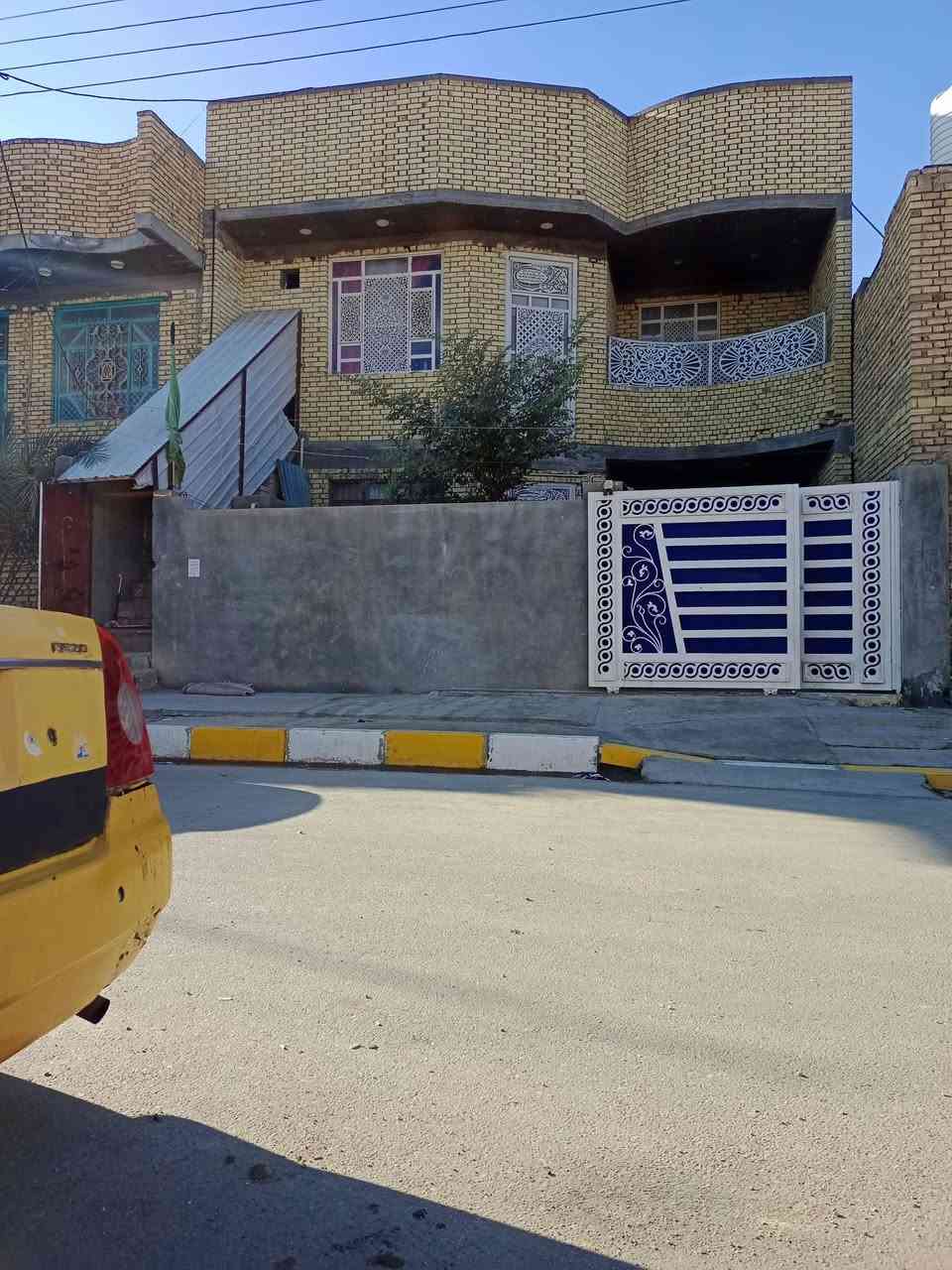 بيت للبيع بحي الرافدين طابقين صب بنيان جديد 2023غرفتين وصاله 8امتار ودوانيه 8امتار ومطبخ وحمام داخلي وصحيات خرجيه ومنور 2 وطارمه وحديقه طابق ثاني غرفتين وصاله 8امتار وصحيات وبي شقه خارجيه درجهه عل شارع غرفه وصاله وصحيات وبلكونه ومطبخ ‏‪
‏‪0781 099 3725‬‏
***********
