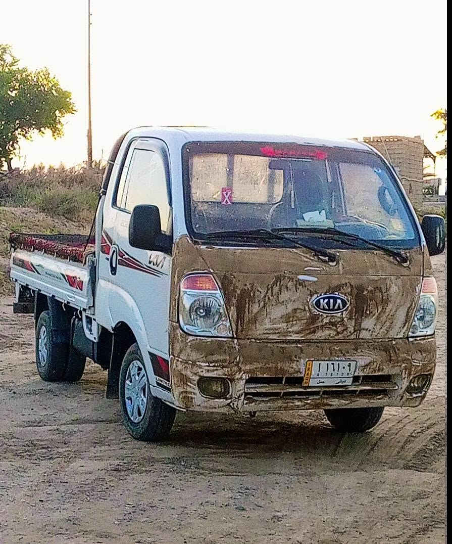 كيه حمل 2007مكفوله گير محرك اكسل شاصي كله شرط بيها البنيد صبغ وربع من باب السايق والباقي مكفوله سنويه ل 29 تخم تاير باتري جديد گهربايات فول السعر 75وبيها مجال ***********
