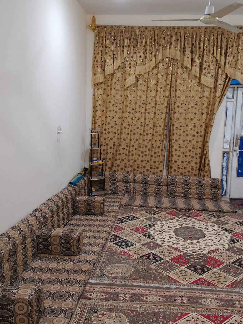 مكتب عقارات ألـــتـوبي
بيت للبيع حي جسوم المساحه200م
 طابقين الطابق الاول 2غرف+صاله+براني +
صحيات دخل وخارج 
الطابق الثاني 2غرف+صاله مسجل بطابو 
قرب المغسله للستسفسار مراجعة مكتب ***********
