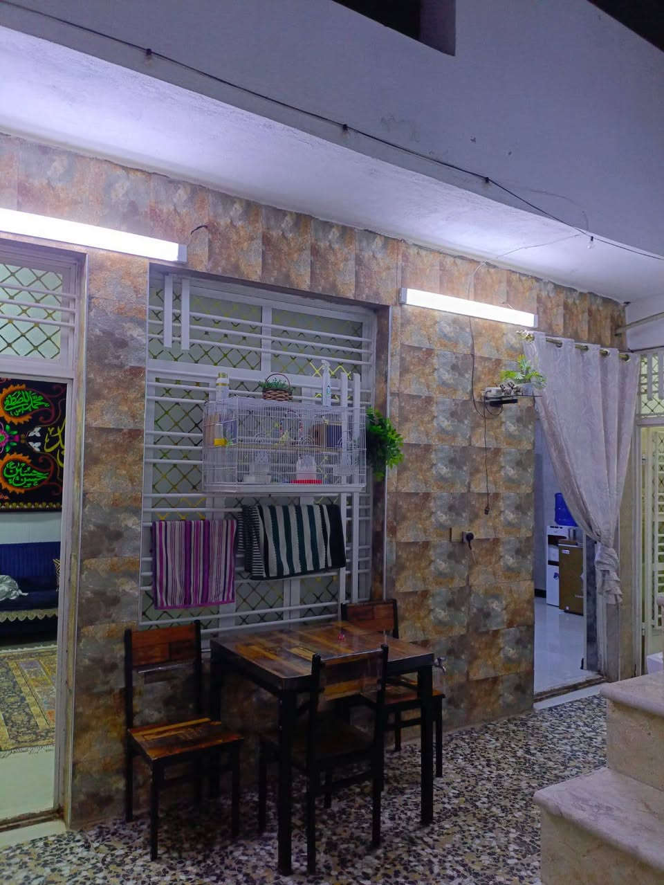 سلام عليكم نصف قطعة خلفية قطاع 24 اول فرع من صفحة شارع 60 يحتوي على 3غرف وبيتونة سعر ا
 اتصال على هاذا الرقم***********
