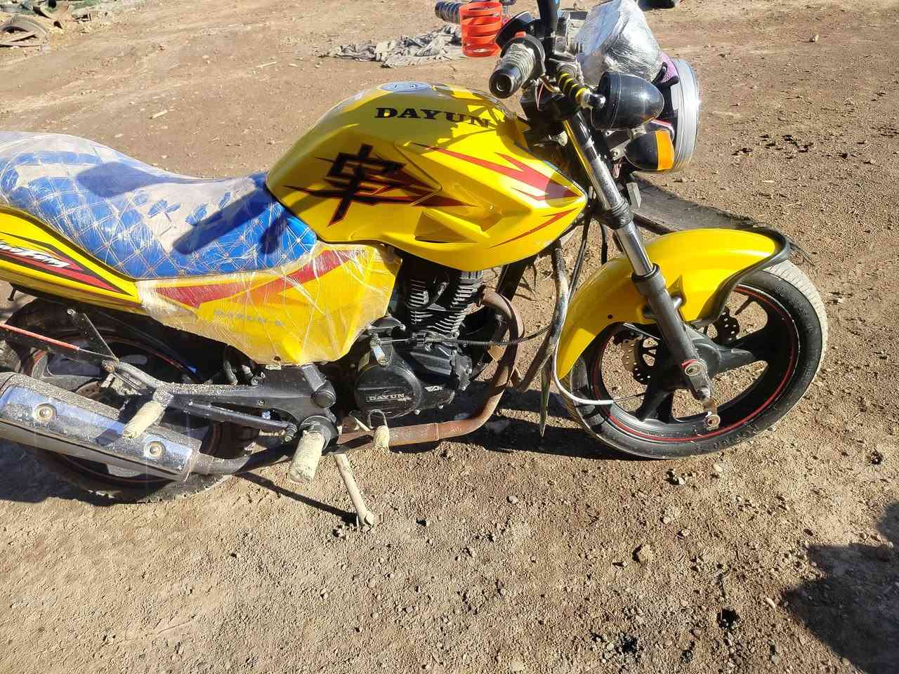 دايوان موديل 2020 اوراق الاصلية كامله كل نقص مابيها الاستفسار *********** مكاني بغداد تقاطع النهروان
