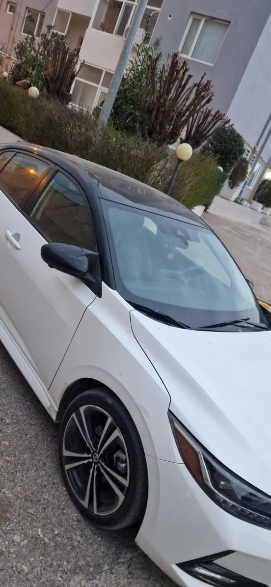 السلام عليكم 
للبيــع ....
Nissan Sentra .SR Plus
وارد امريكي
تو كلر (سقف اسود).
مكينه حجم 2.5 .
كير اوتوماتيك CVT .
ماشيه 48,000km.
فول مواصفات للاخير
بصمه تشغيل . 
بصمة ابواب . 
شاشه وكامره °360 .
حساسات خلفيه
كشنات جلد .
لايت امامي تفاعلي اوتو .
رادار وتحديد مسار .
ويل كب حجم 18
وبيه هوايه مواصفات بعد
السياره حادثه ابواب ثنين (باب السائق والخلفي صبغ ) .
الهزه جديده .
السنويه جديده رقم 21 سليمانيه
شرط التحويل .
مكان السياره سليمانيه
للاستفسار على الرقم واتساب موجود
*********** السليمانية, العراق
