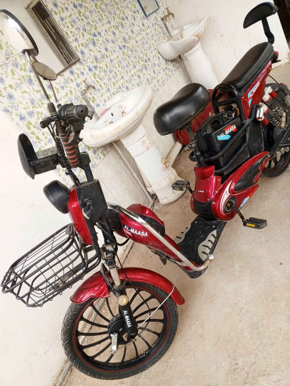 السلام عليكم (دراجه شحن مستخدمه شئ قليل للبيع السعر 450 بيهه مجال الاتصال على الرقم ***********
