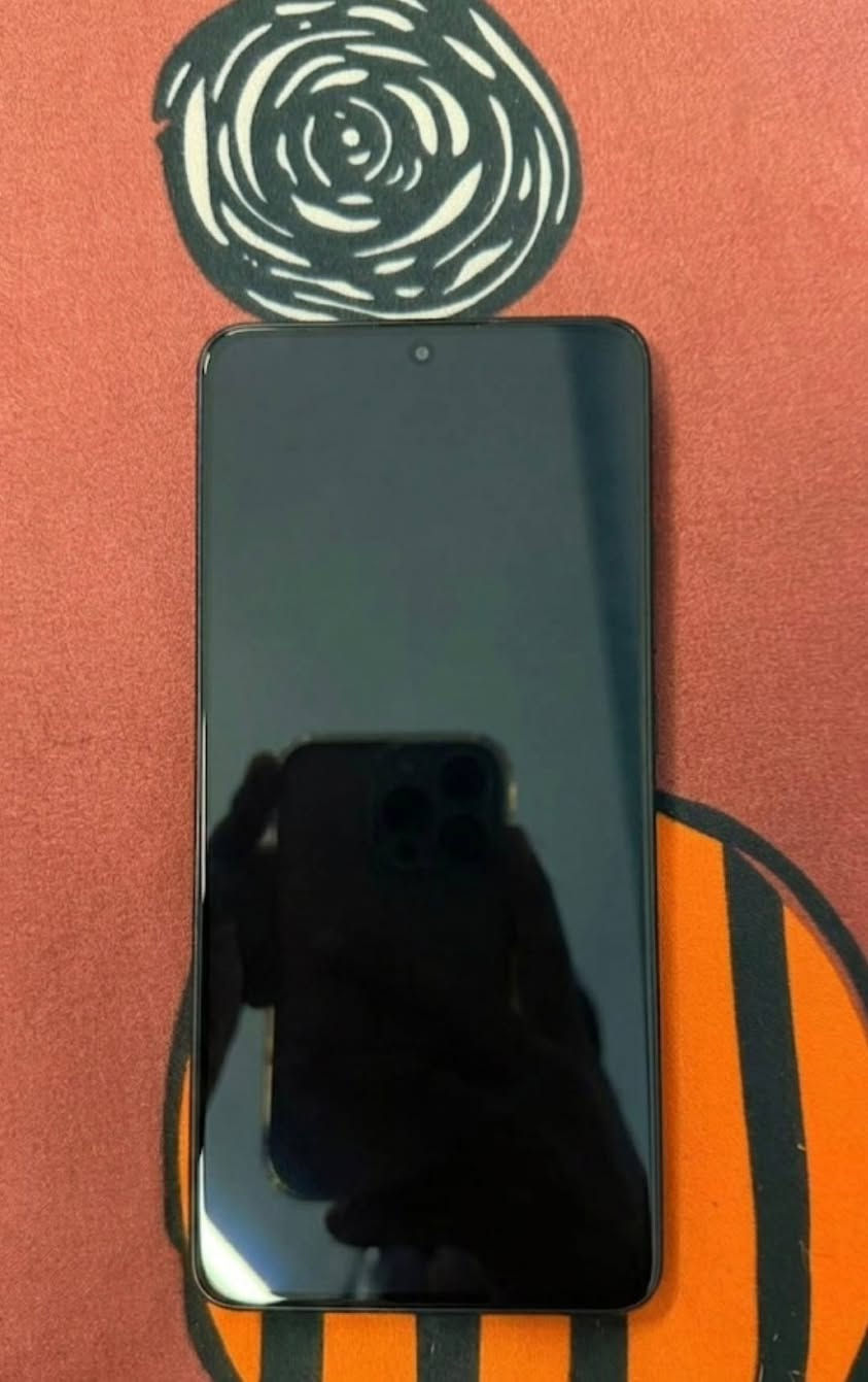 السلام عليكم 

عندي Poco x7 pro للبيع 
المعالج Dimensity 8400 Ultra 
الذاكرة 512G والعشوائية 16
النظافة 95% (كفاله عامه)
لا مفتوح ولا مصلح (بلادي)
الجهاز اشتريته رح يصير سنة تقريباً الله شاهد عليه الجهاز مابي اي شخط لان بوكت المدارس اضمه 
الجهاز بكامل ملحقاته (الكارتونة+الكفر+الكتيبات+ابرة سيمكارت+والاهم الشاحنة 90W)
السعر 415 وبي مجال بسيط
 العنوان الديوانية يوجد توصيل في المحافظة فقط
(او مراوس بS22 Ultra أمريكي لا مصلح ولا مفتوح)
الرقم ***********
