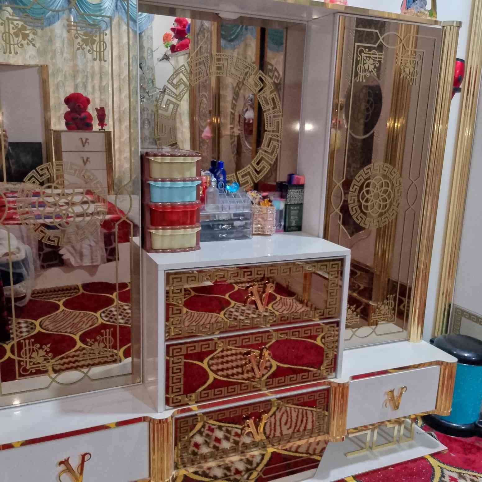 السلام عليكم غرفه تركي درجه اولى للبيع
***********
