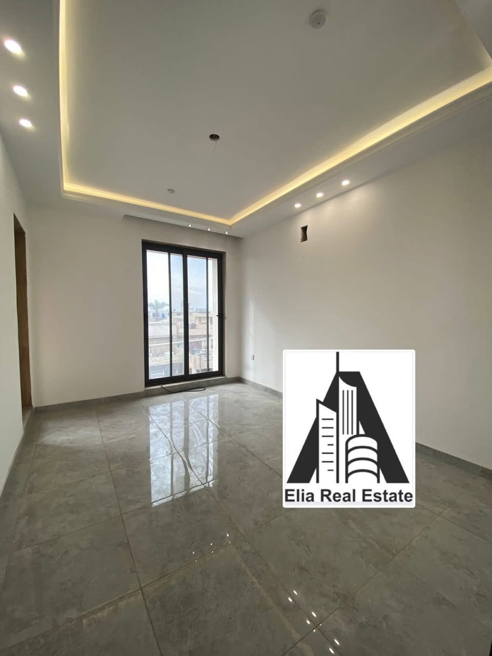 مكتب إيليا للعقار
للأيجار في السيدية ..

شقه ديلوكس درجه اولى فول مودرن . 
طابق ثاني .. 
نظام مصعد 24/7 ..
نظام سكيورتي الدخول للبنايه على البصمه ..
تحتوي على استقبال كبير 
ومطبخ مجهز بكاونتر كامل 
وغرف نوم عدد 2 
وصحيات 
وبالكون 
الموقع : السيدية شارع الكويتي .. 
الايجار مليون شهرياً ..

للاستفسار ***********
