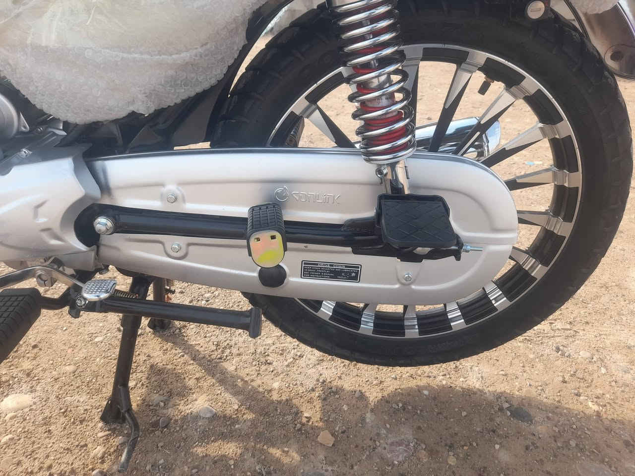 السلام وعليكم للبيع لون اسود مديل 25 محرك 150اخذته زيرو عل ايدي ويه بصمتين وسويجين و منفيس ماشي 8000 دهن الشرگه مامبدل دراجه مانقصه برغي سعر 925بي مجال بصيط عنوان سامراء /***********
