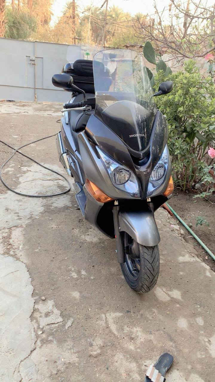 سلفر ونج جي تي  600 ماشيه 35 دراجه مكفولة اي نقص مابيها بيع او مراوس  ***********
