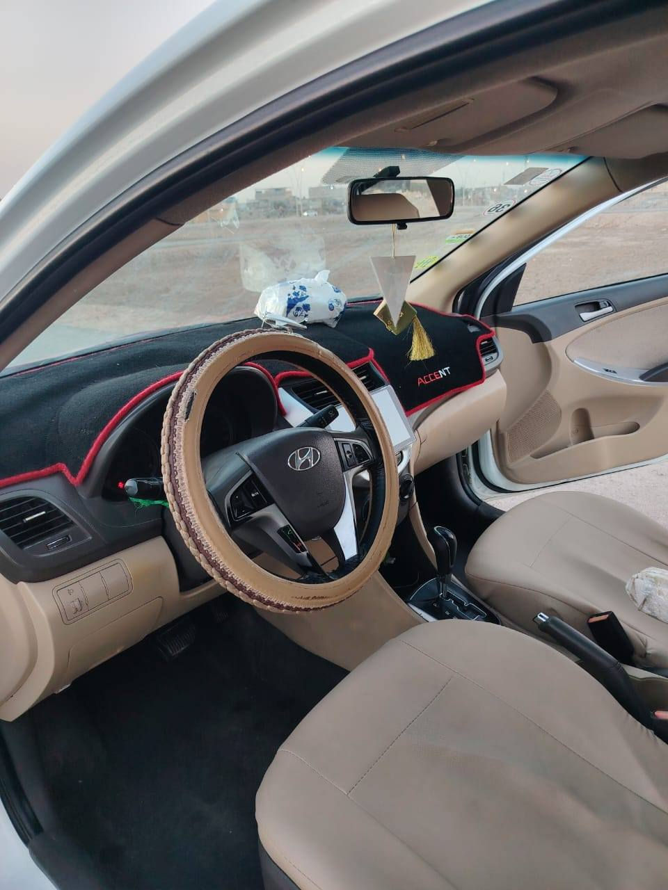 يالله السلام عليكم اكسنت ٢٠١٥ خليجي بيهه صبغ باب وجاملغ صفحت العبري ولاباقي كفاله السياره جاهزه للخير كير مكينه حداديه تبريد تخم تاير التصال على الرقم *********** واساب موجود السعر ٩٠$
