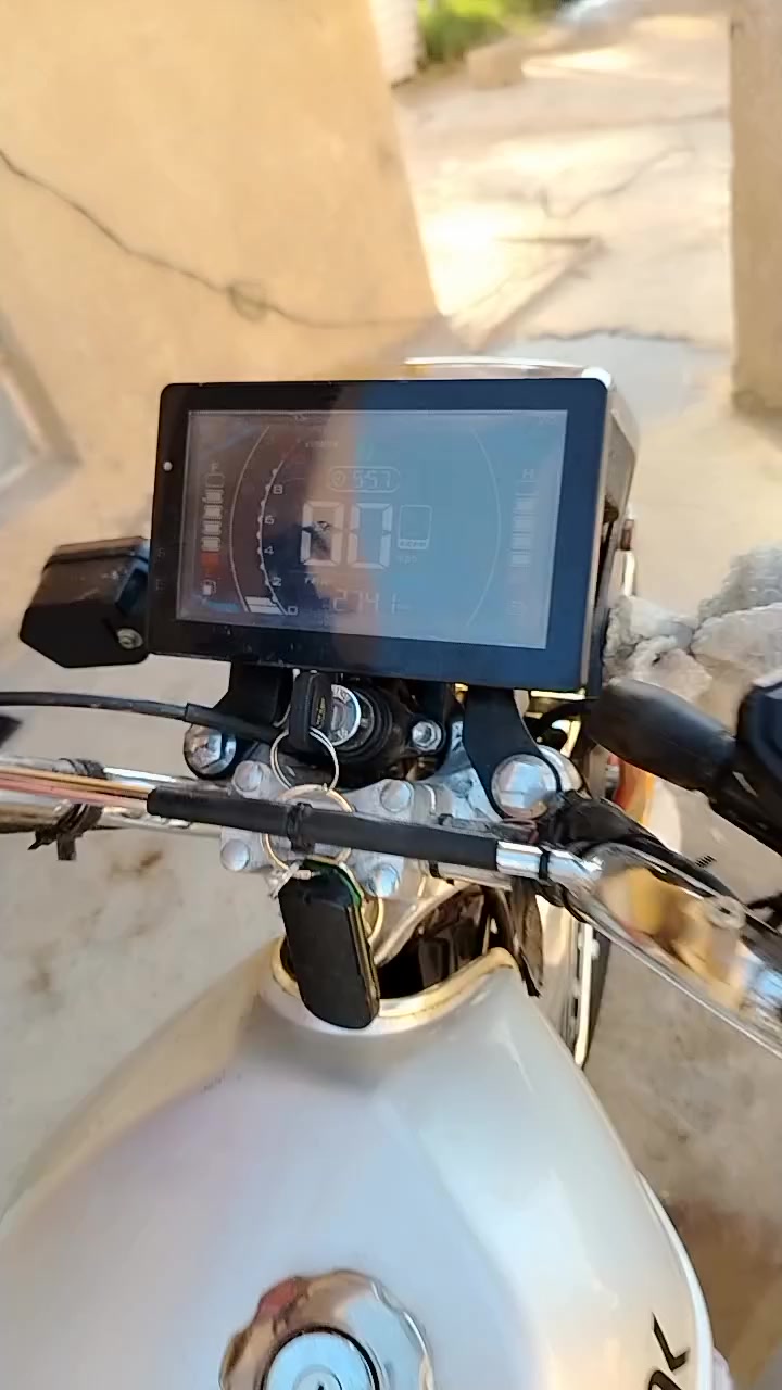 سلام عليكم دراجه البيع موديل 25  دراجه جديده الشراي يجي خاص ***********
