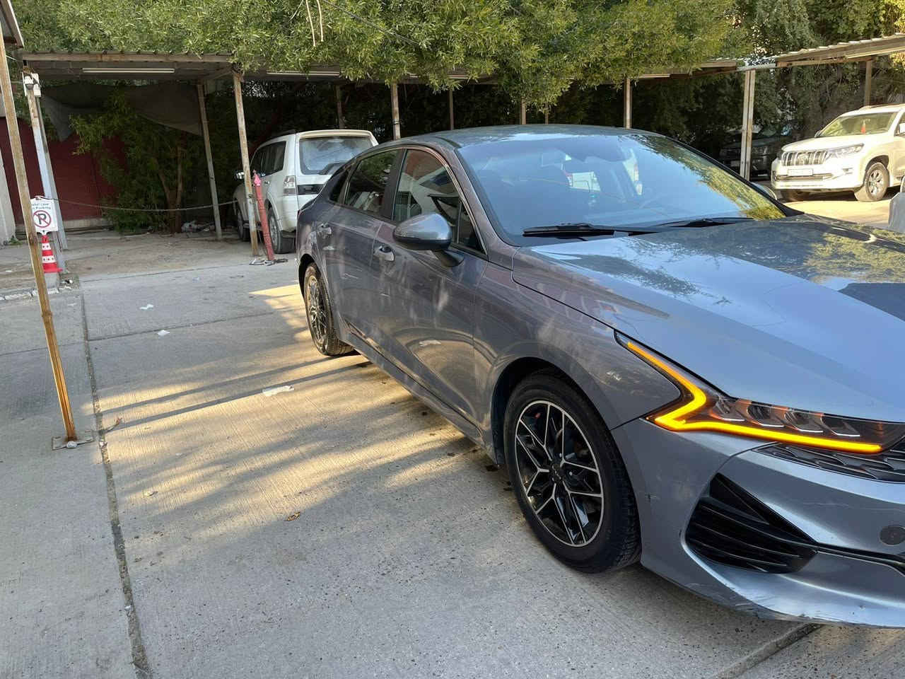 سلام عليكم
عندي k5  موديل 2021
حادث جاملغ وباب سايق
تبديل جاملغ وباب وصبغ فقط قطعتين
بجم كبس
لون رصاصي
سياره حلوه وجديده واحله من صور
موصفات
بصمة تشغيل
بصمة ابواب وصندوق
سايد بريك بصمه
شاشه كبيره + كامره دواره
3 وضعيات قياده 
توقف ذاتي 
رادار امامي وخلفي وجانبي 
تحكم ستيرن جهتين 
مكينه 1600 تيربو 
كير بلدي خير من الله  
صدر جديد 
تبريد ثلج 
رقم اربيل بسمي رقم جديد 
هزه وفحص كوله جديد 
شرط التحويل 
السعر 138 وبيه مجال بصيط وين اليدور جديد ورخيص 
رقم هاتف تصال عادي او وتساب *********** 
مكان السياره بغداد الكرخ مجمع 28 نيسان
